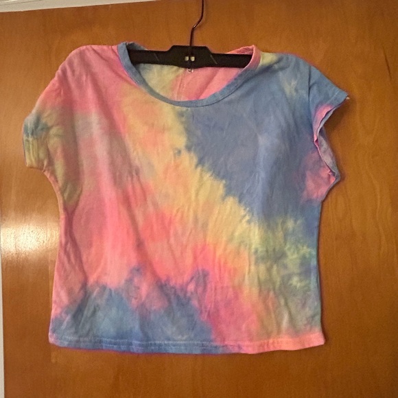 Women’s size medium, cropped T-shirt, tie-dye - Picture 1 of 3